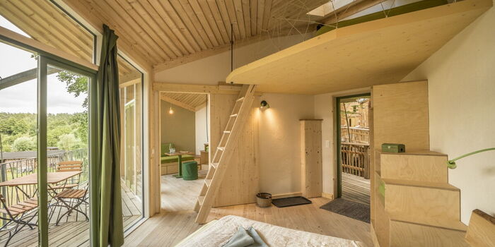 Großzügig und lichtoffen sind die Räume im Baumhaus