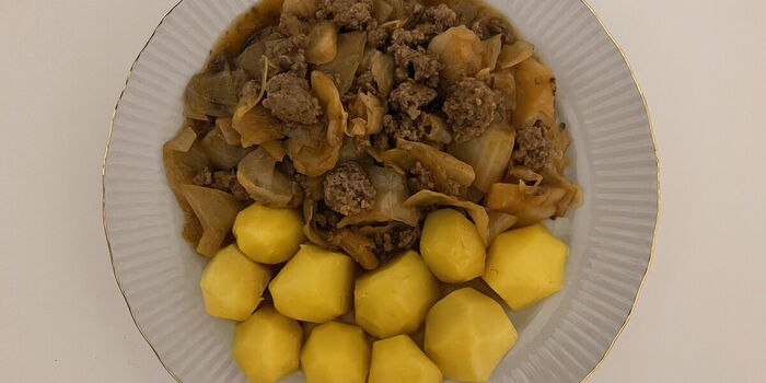 Hackkohl mit Kartoffeln